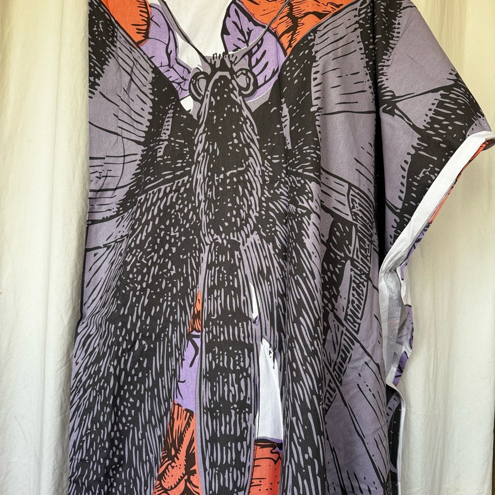 Quality Thomas Paul designs shower curtain. Never hung. - Picture 2 of 3